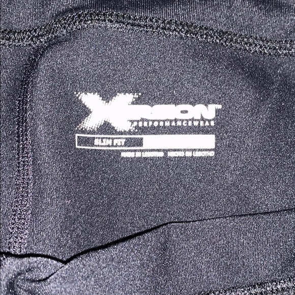 Xersion Slim Fit workout capris - Picture 2 of 4